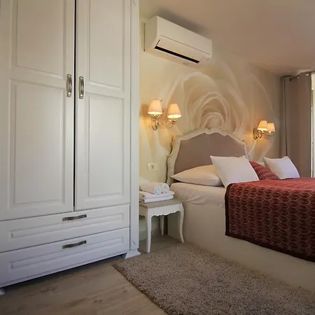 Luxury Villa Kalalarga In The Center Of The Town