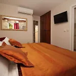 Casa de Férias Kalalarga In The Center Of The Town With Free Parking Makarska