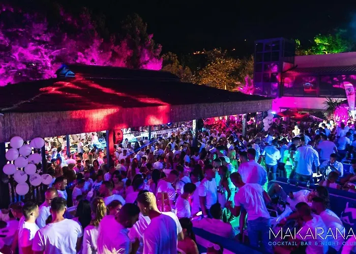 Dom wakacyjny Kalalarga In The Center Of The Town With Free Parking Makarska