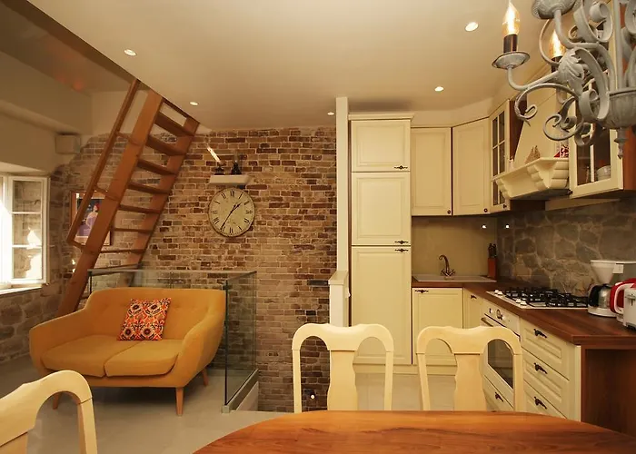 Kalalarga In The Center Of The Town With Free Parking