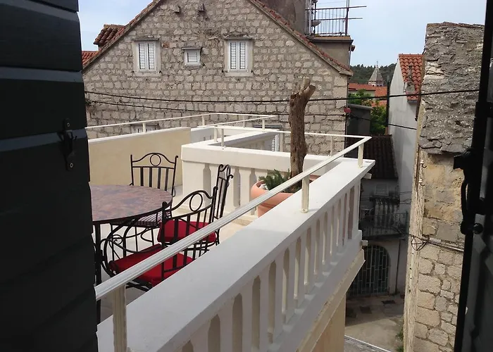 Dom wakacyjny Kalalarga In The Center Of The Town With Free Parking Makarska