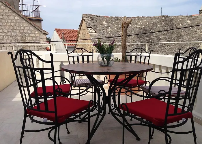 Kalalarga In The Center Of The Town With Free Parking Makarska