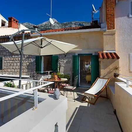 Villa Kalalarga In The Center Of The Town With Free Parking Vikendica