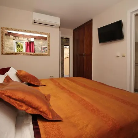 Vikendica Villa Kalalarga In The Center Of The Town With Free Parking Makarska