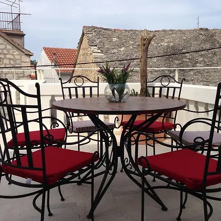 Villa Kalalarga In The Center Of The Town With Free Parking Makarska